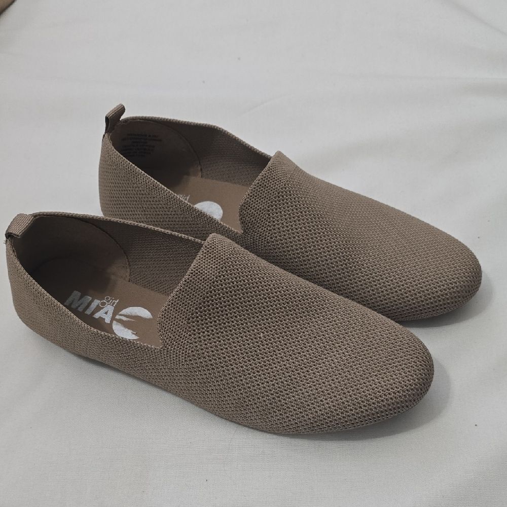 MIA Women's Tan Slip-On‎ Shoes 8.5